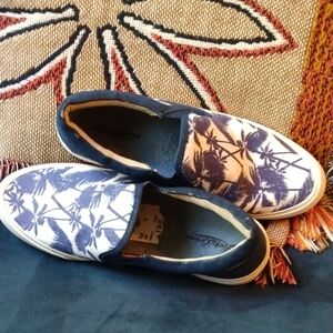 Lucky Brand Slip On Summer Tropical Vacation Weekend Shoes NWT Size 8